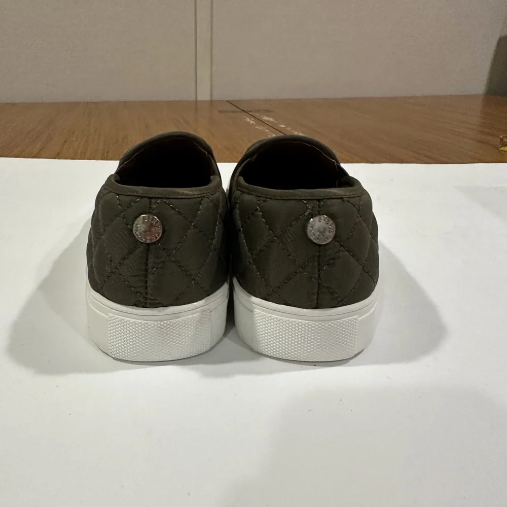 STEVE MADDEN Endell Olive Slip Ons Size 7.5 - Picture 3 of 8